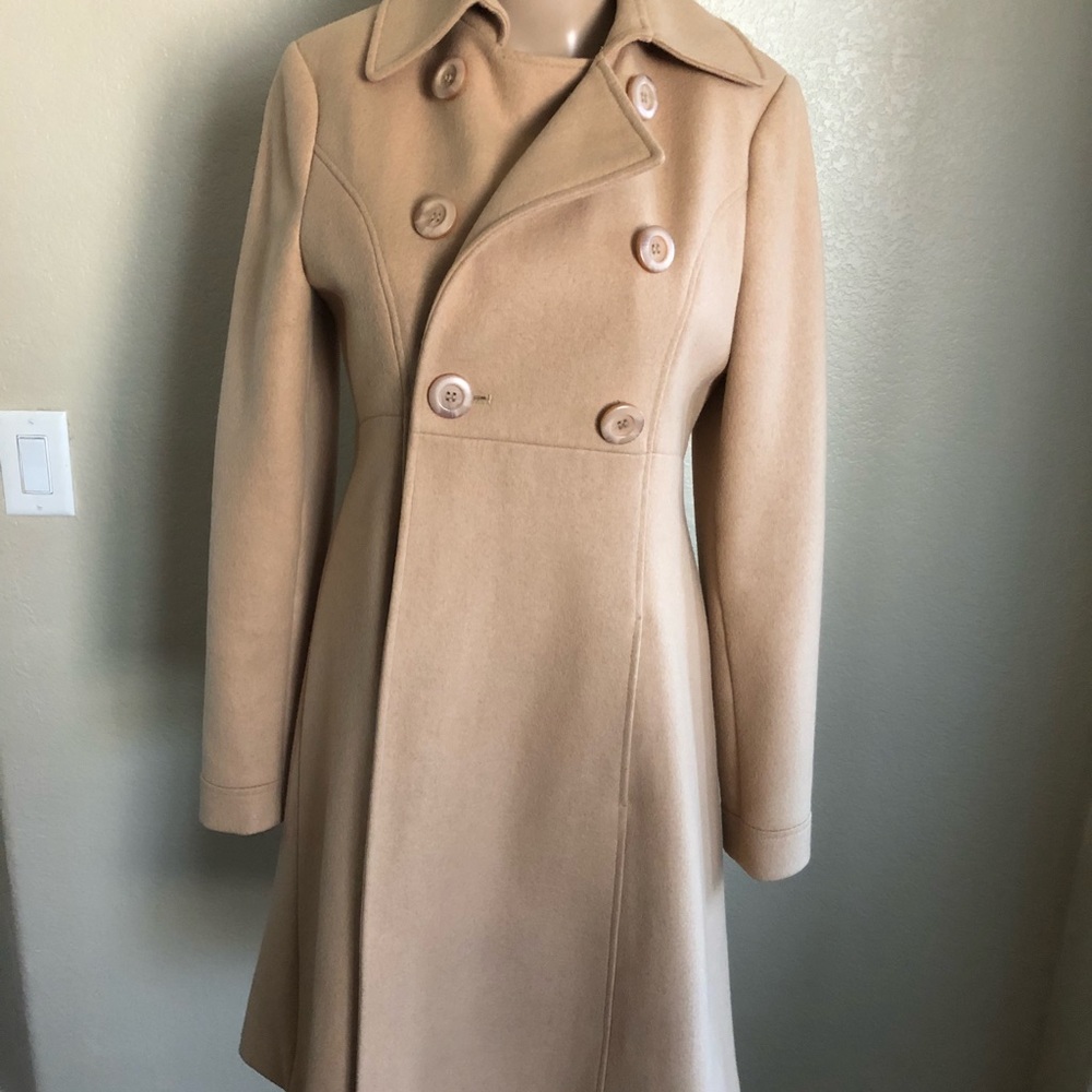 Via : Trench Coat
